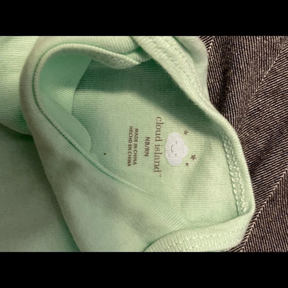 Newborn onesies - Picture 5 of 13